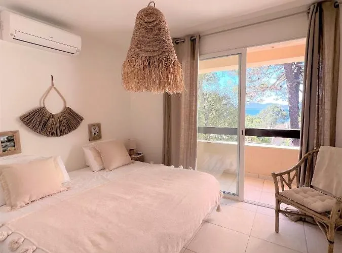 Casetta Di Cala Rossa * Lecci